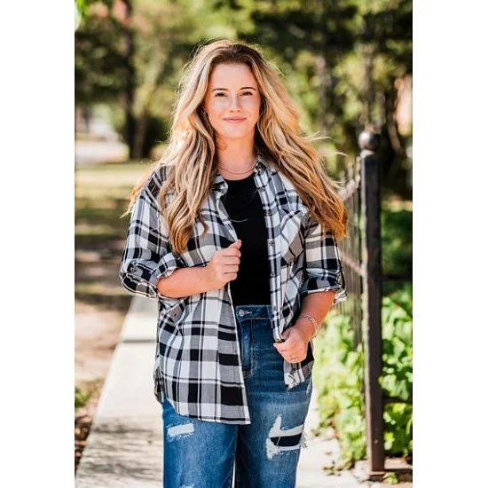 Cropped ShirtsBlack and White Plaid Button Down Shirt